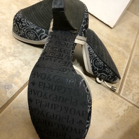 Hush Puppies Open Toe High Heels - Picture 4 of 5